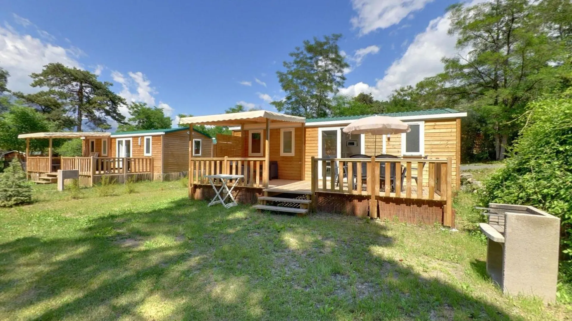 **** Campsite Camping Les Airelles - Maeva Baratier France